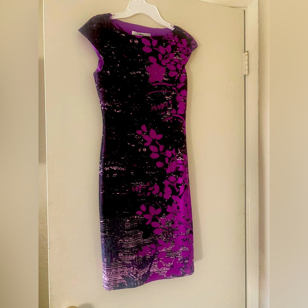 Very elegant dress worn once to a Christmas party.